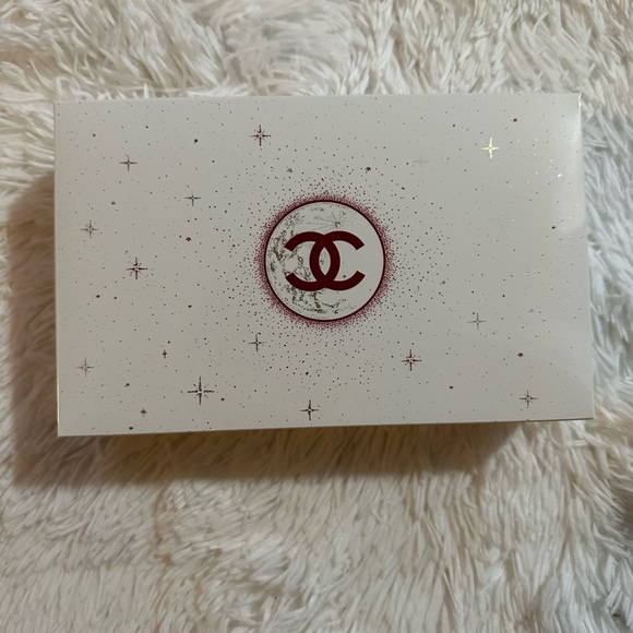 Chanel Holiday 2022 Hydration On-Hand Gift Set - Picture 2 of 13